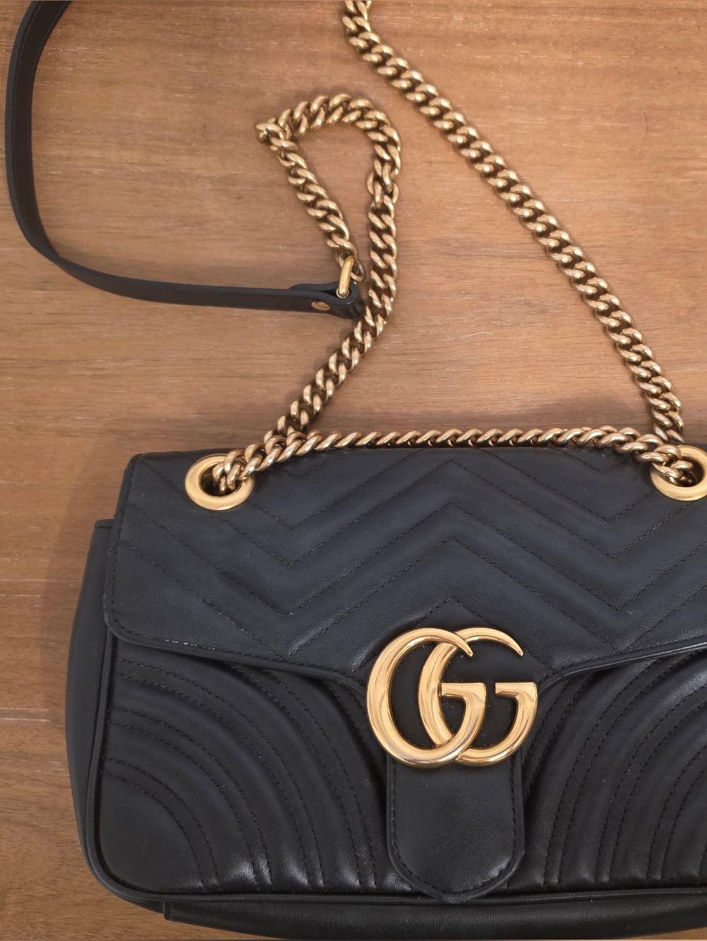 Gucci GG Marmont Matelassé Shoulder Bag Black Leather (Medium)